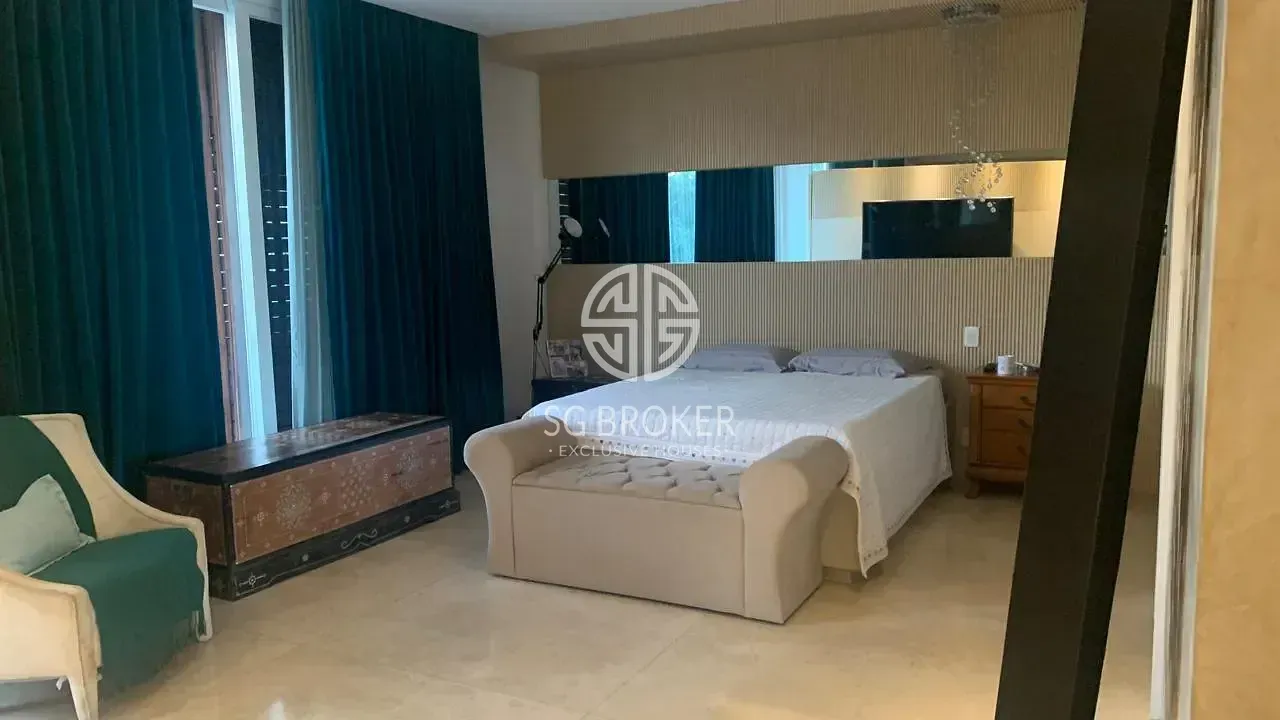 Furnished house, 800 m², with floor-to-ceiling windows — photo 4