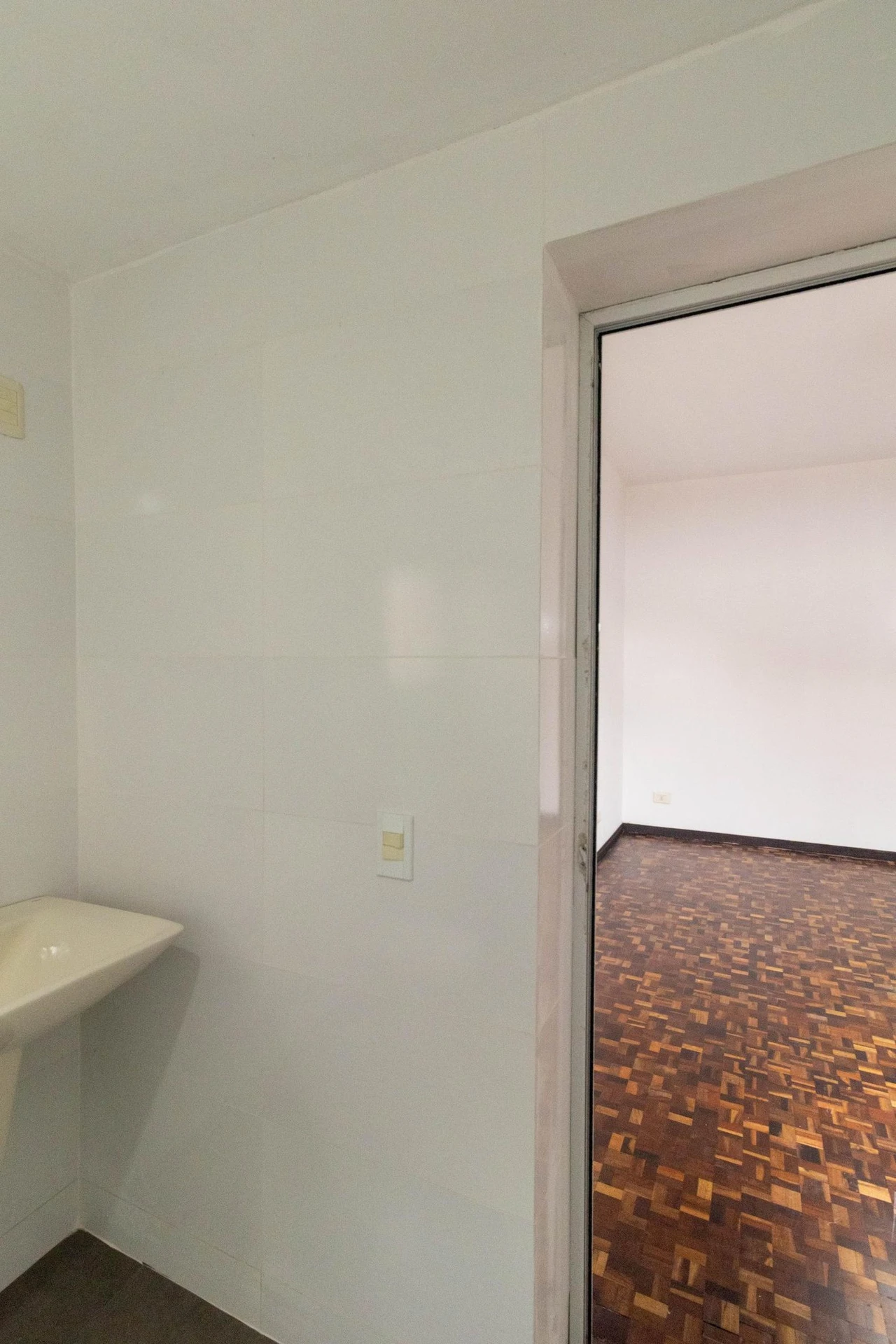 House, 195 m², with floor-to-ceiling windows — photo 55