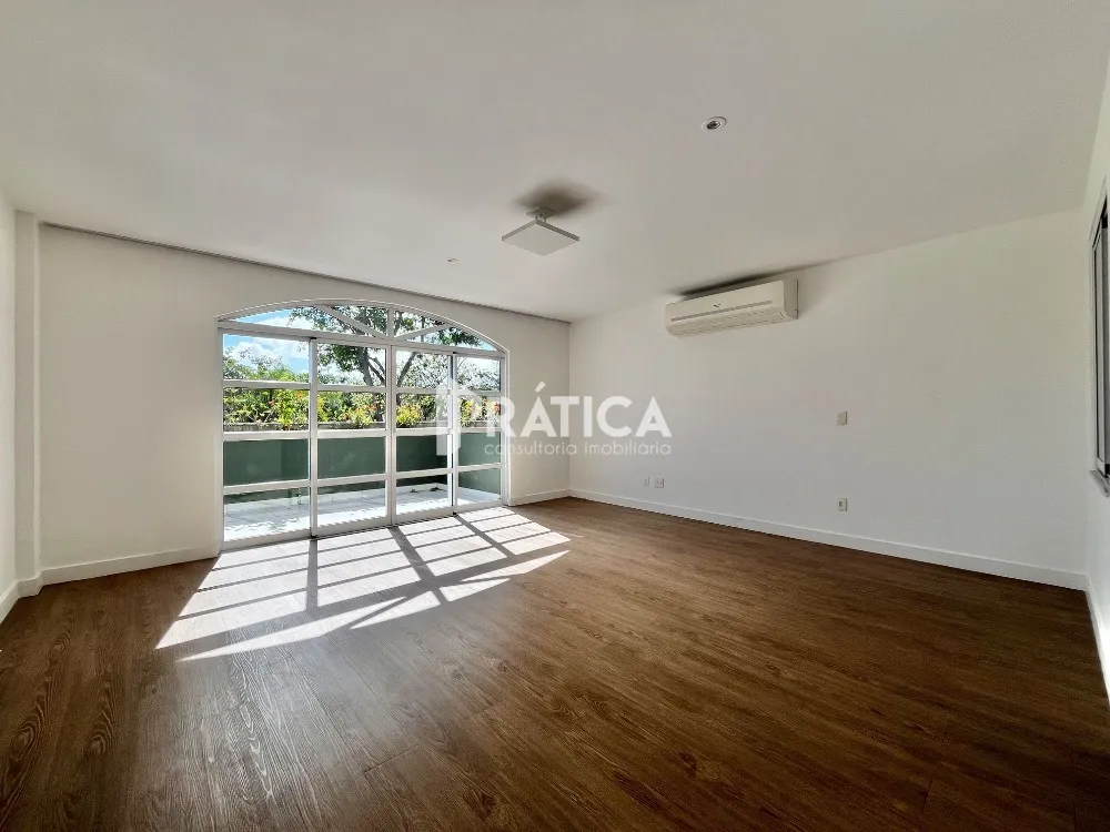 House with 5 bedrooms and a 24-hour concierge — photo 25