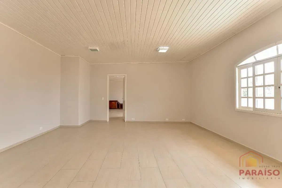 689 m² house with 5 bedrooms and 7 bathrooms — photo 38