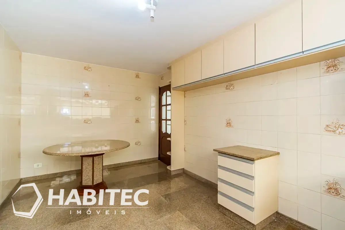 Будинок із 4 спальнями та садом — photo 19
