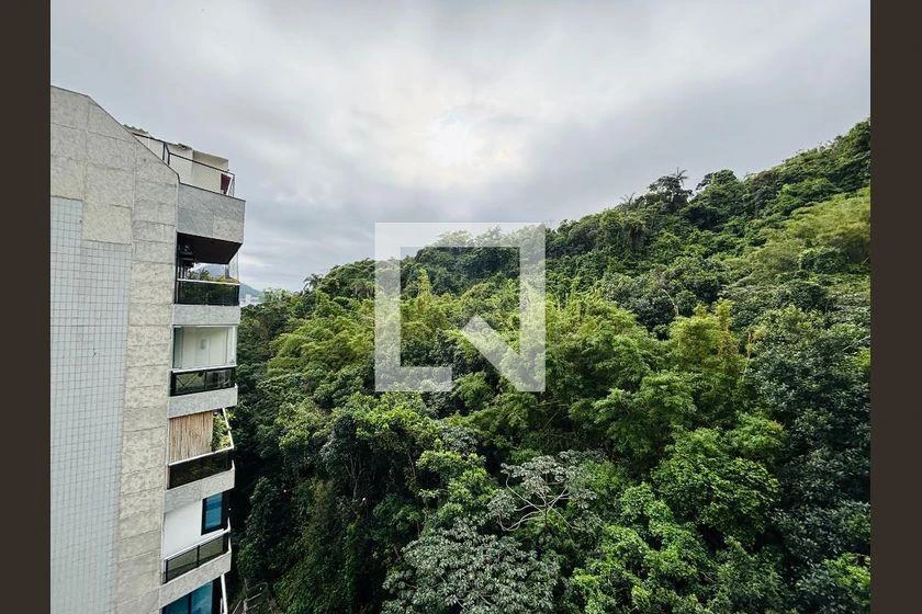 3-bedroom apartment with a water view in Rio de Janeiro — photo 15