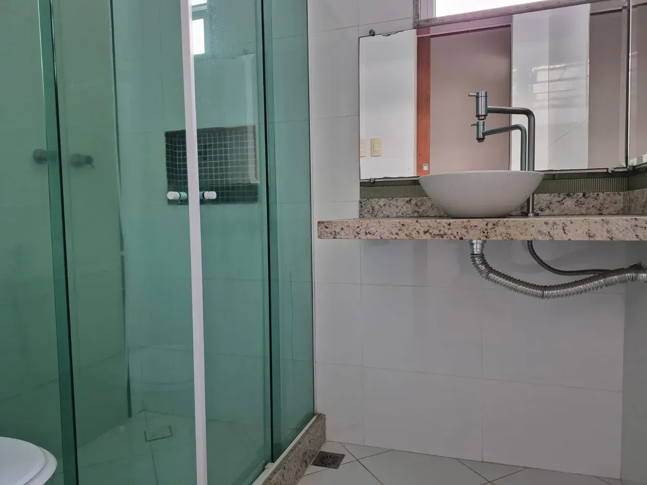 Unfurnished house with 4 bedrooms and 4 bathrooms and pool — photo 2