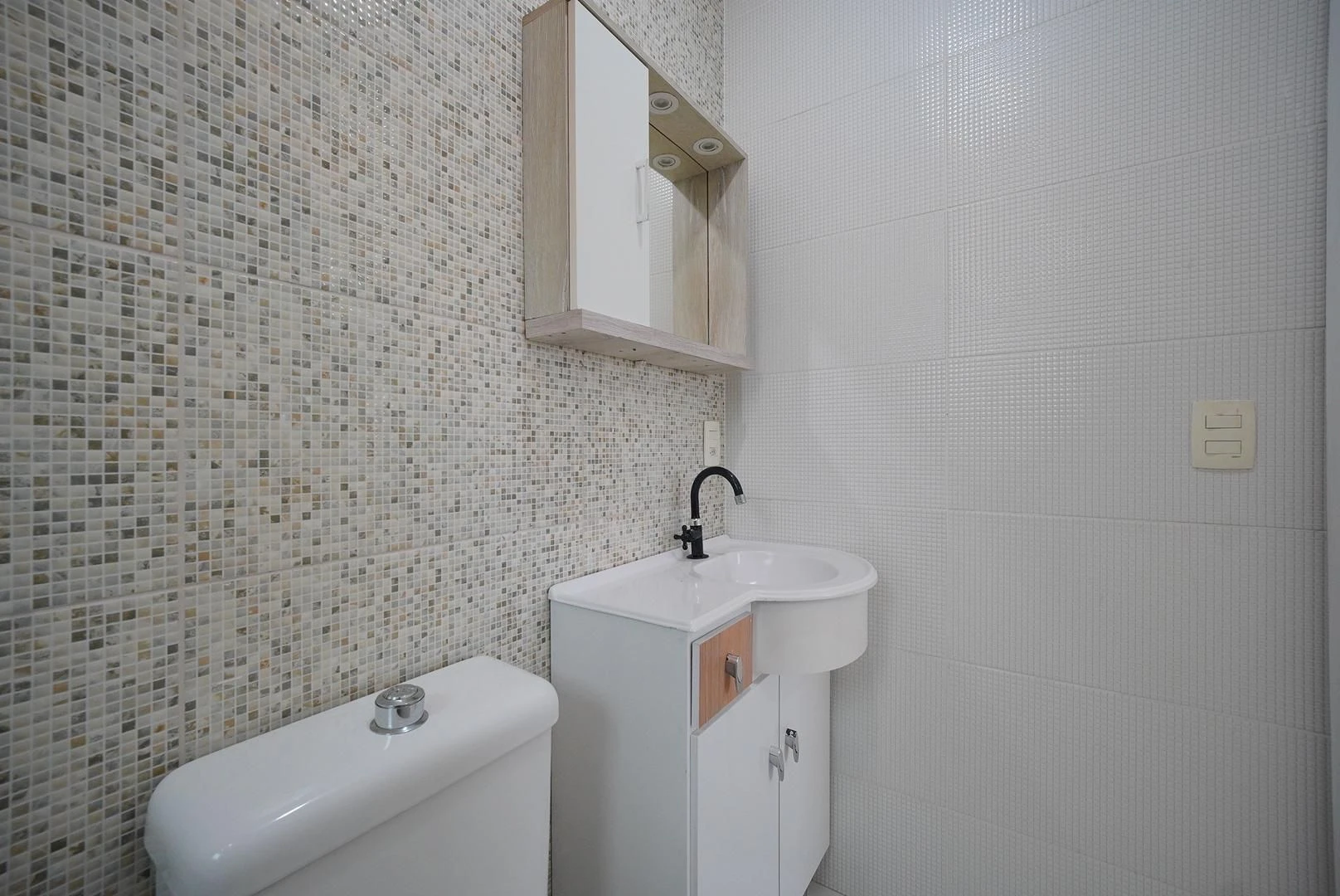 Apartment, 86 m², with wood or laminate floors — photo 7