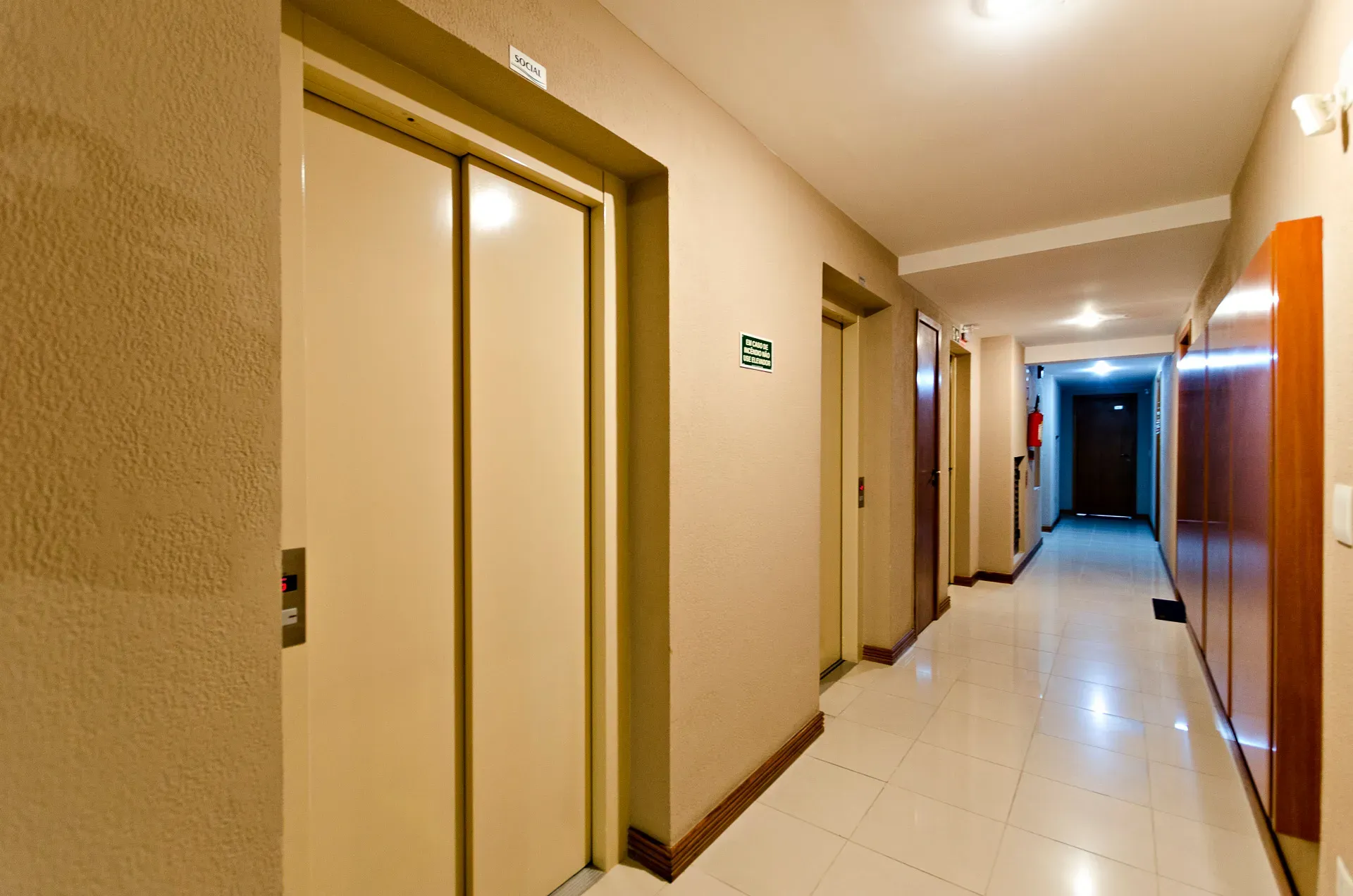 90 m² loft with 1 parking spot and suite — photo 21