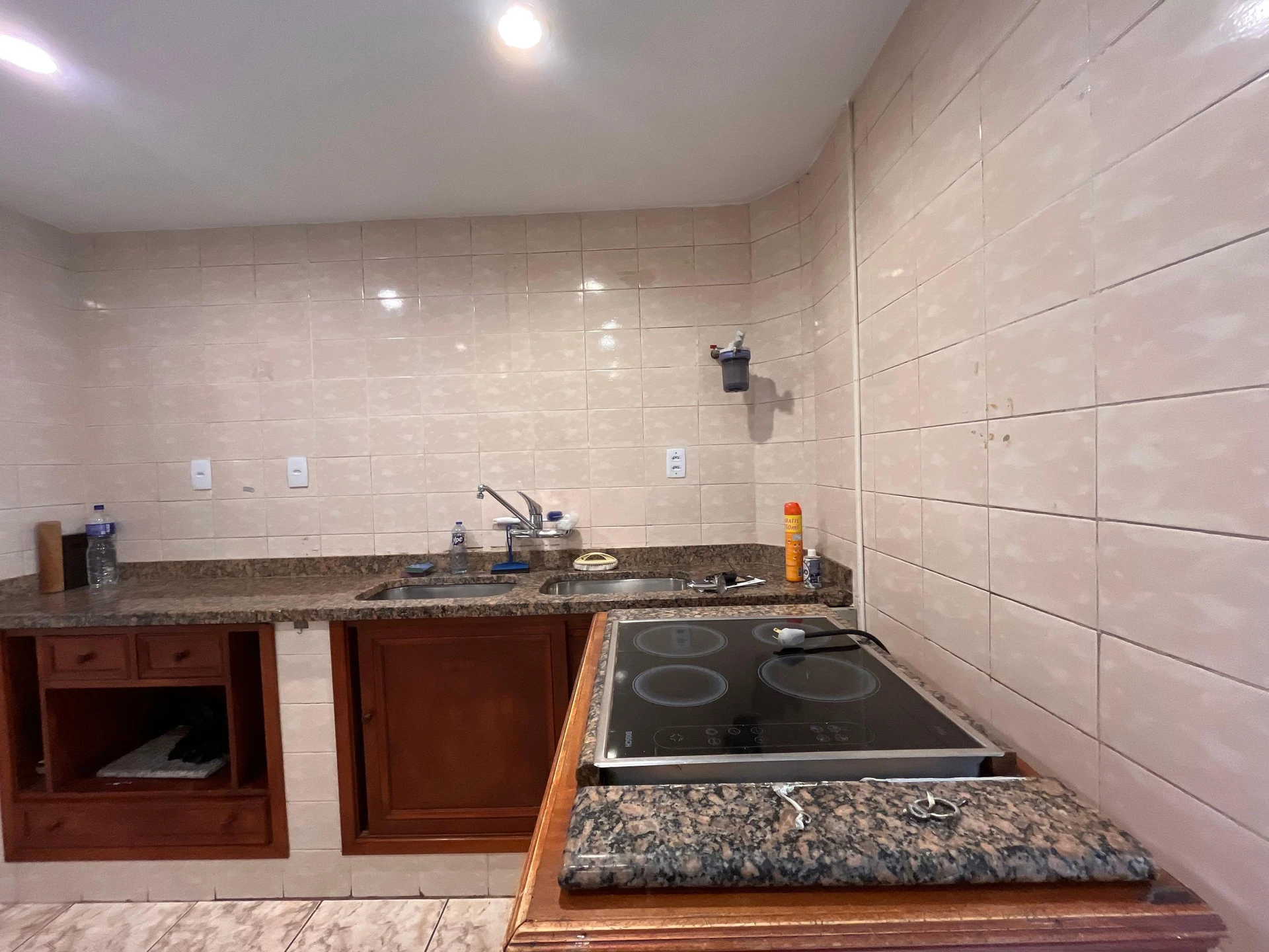 3-bedroom apartment with separate kitchen and electric stove — photo 15