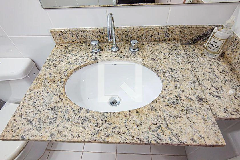 Apartamento vazio de 3 quartos com varanda e 185 m² — photo 34