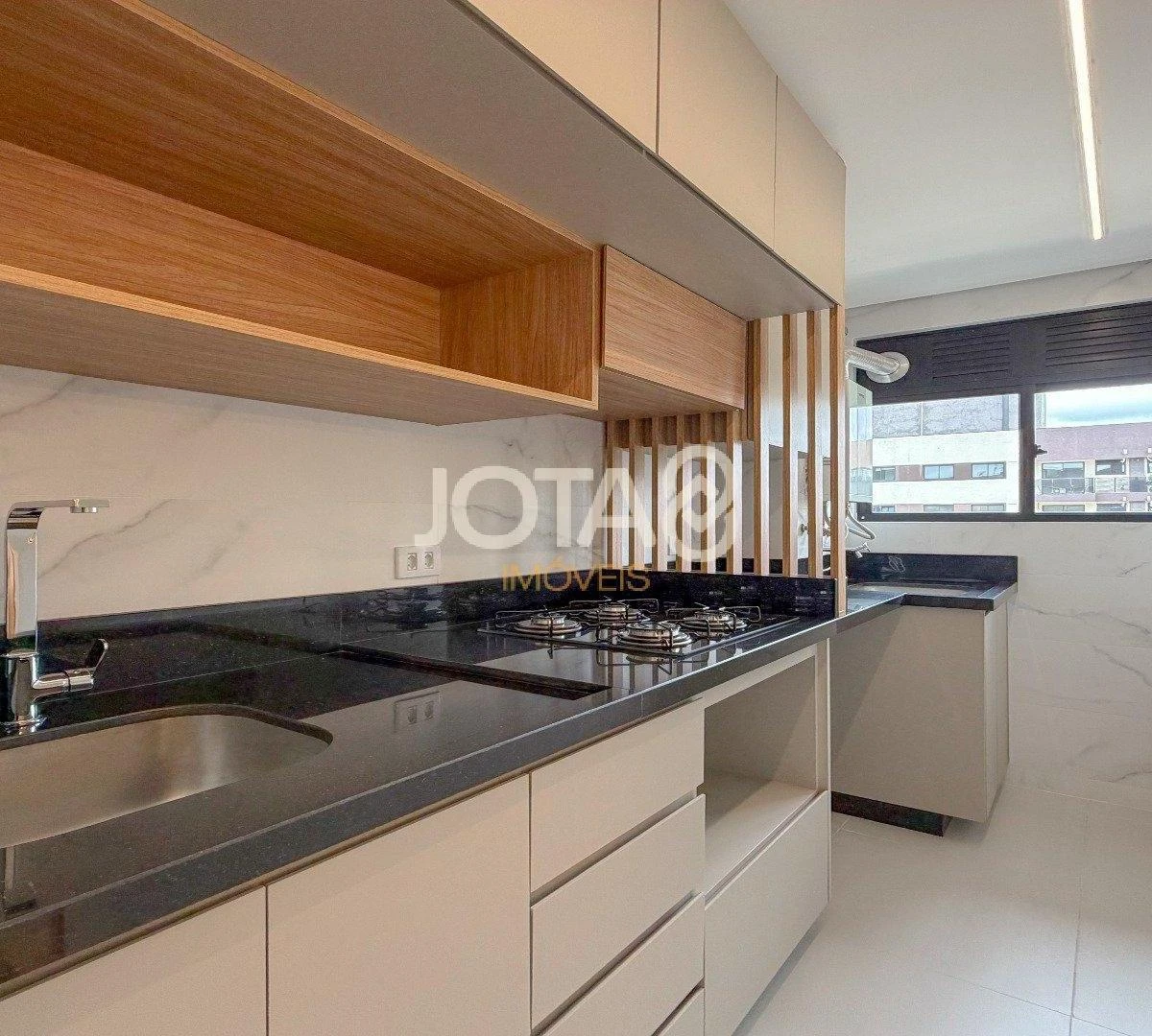 Furnished apartment with 1 parking spot and open-plan kitchen