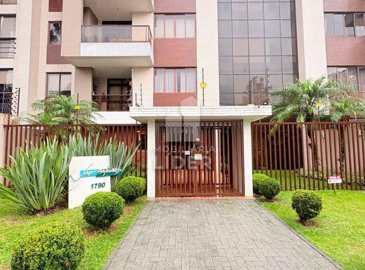 210 m² duplex-style apartment with 3 bedrooms and 2 parking — photo 3