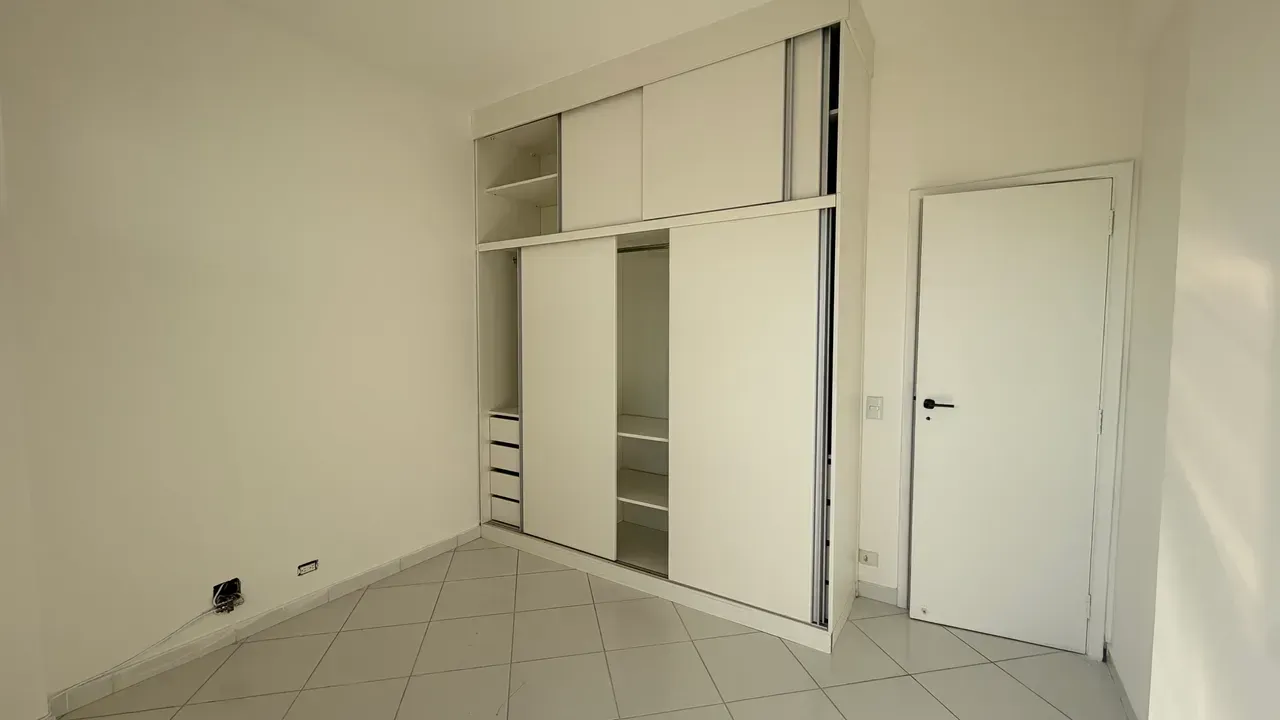 4-bedroom apartment with glassed-in balcony and 2 parking — photo 14