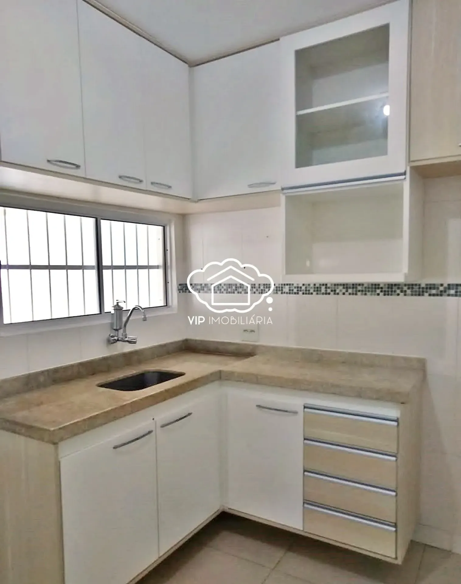 50 m² house with 2 bedrooms and a separate kitchen