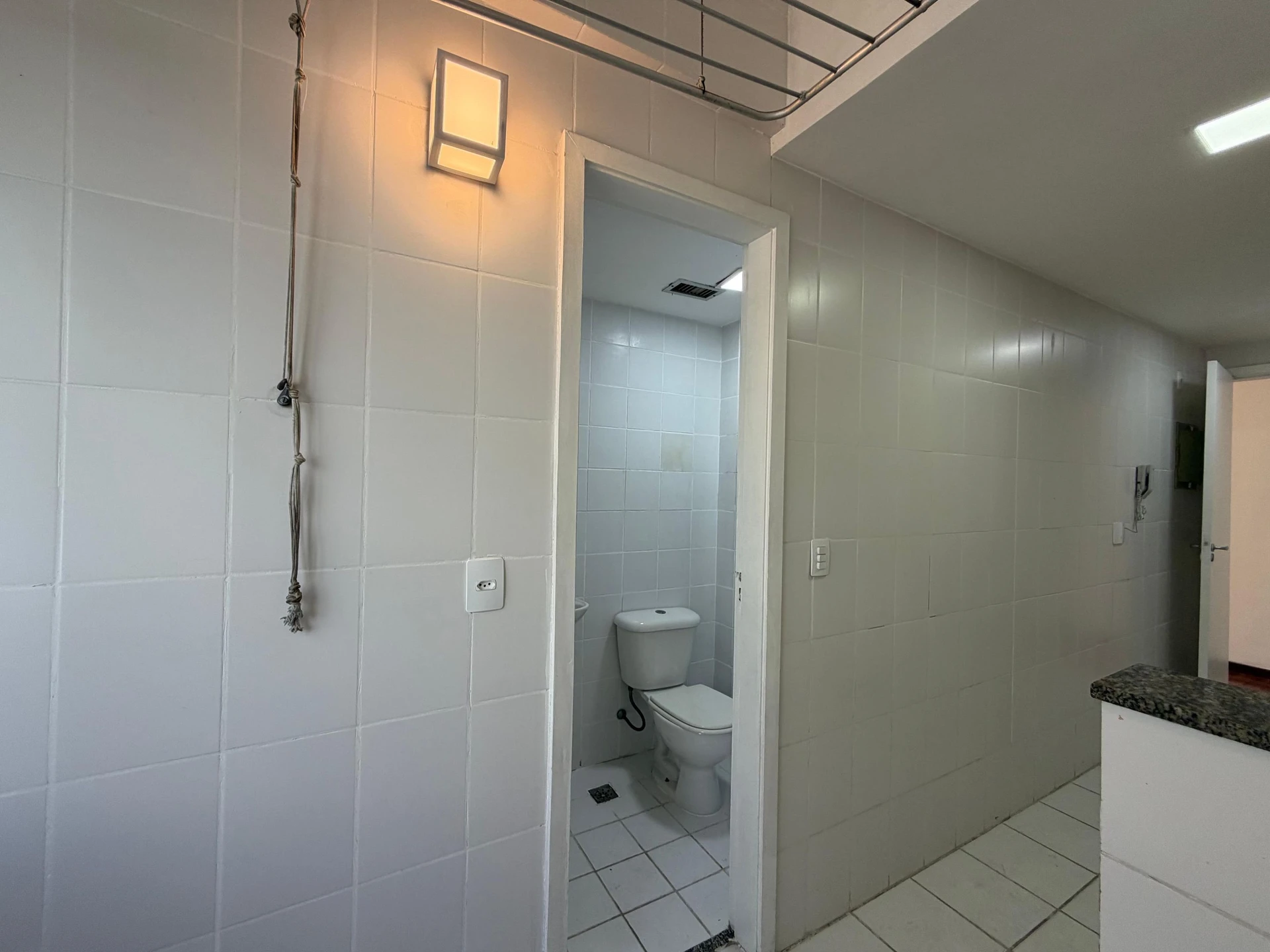 Apartamento de 3 dormitorios con 1 plaza, cocina cerrada — photo 24
