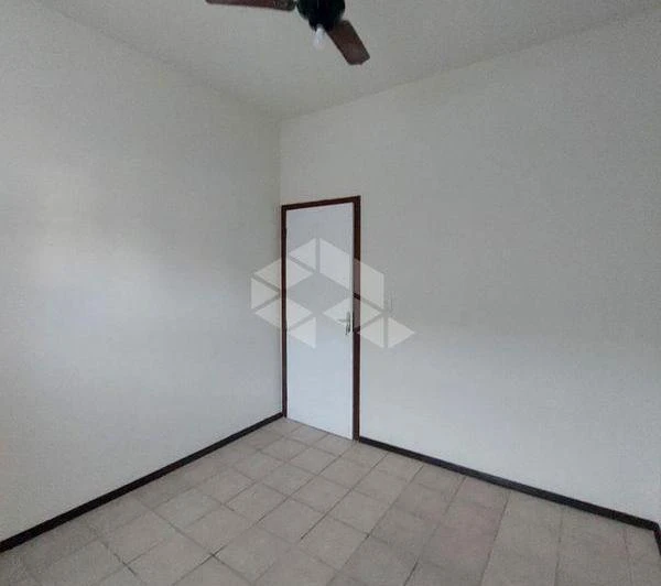 Casa residencial de 210 m² com 4 dormitórios e 2 suítes — photo 5