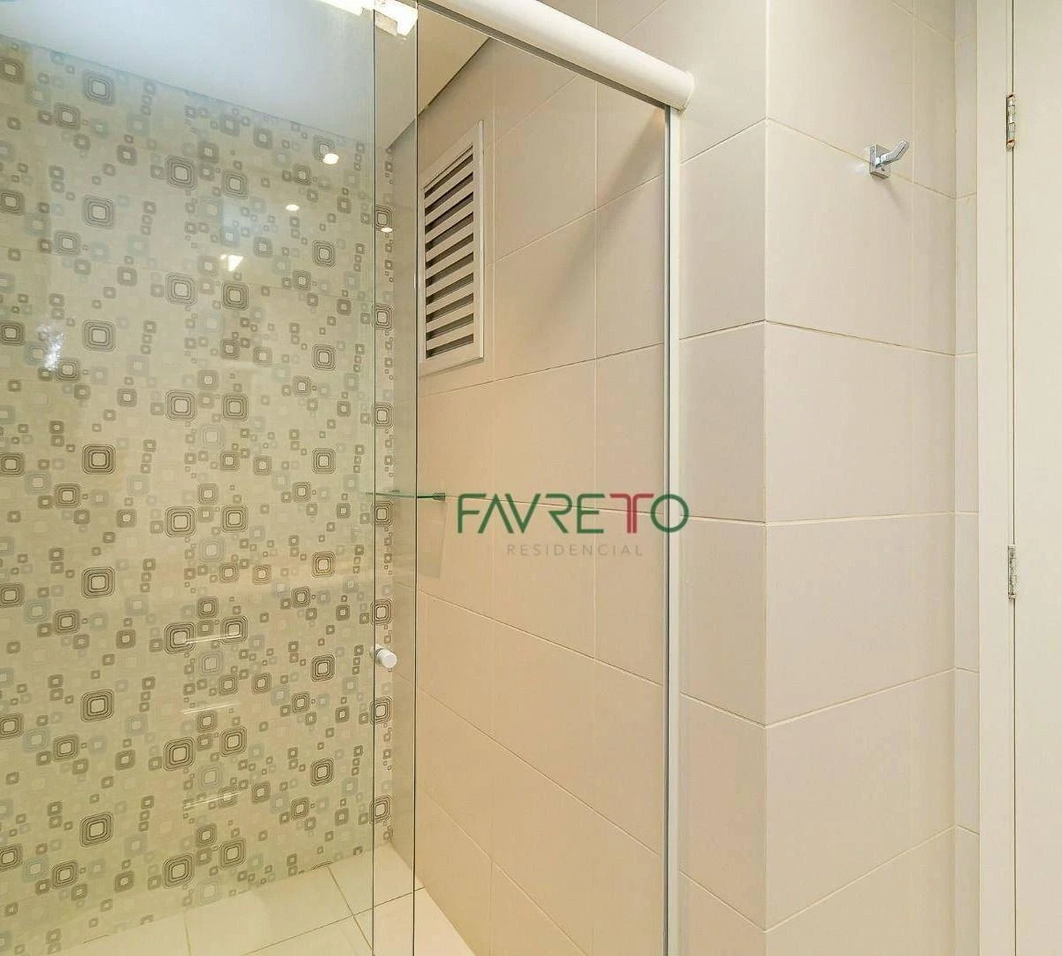 One-bedroom apartment in a building with a pool — photo 48