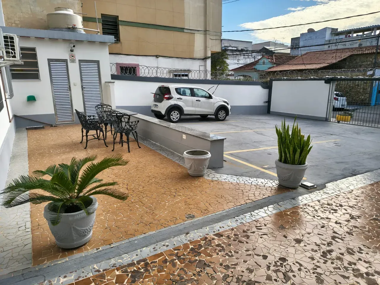 Apartment with 3 bedrooms and balcony grill — photo 4