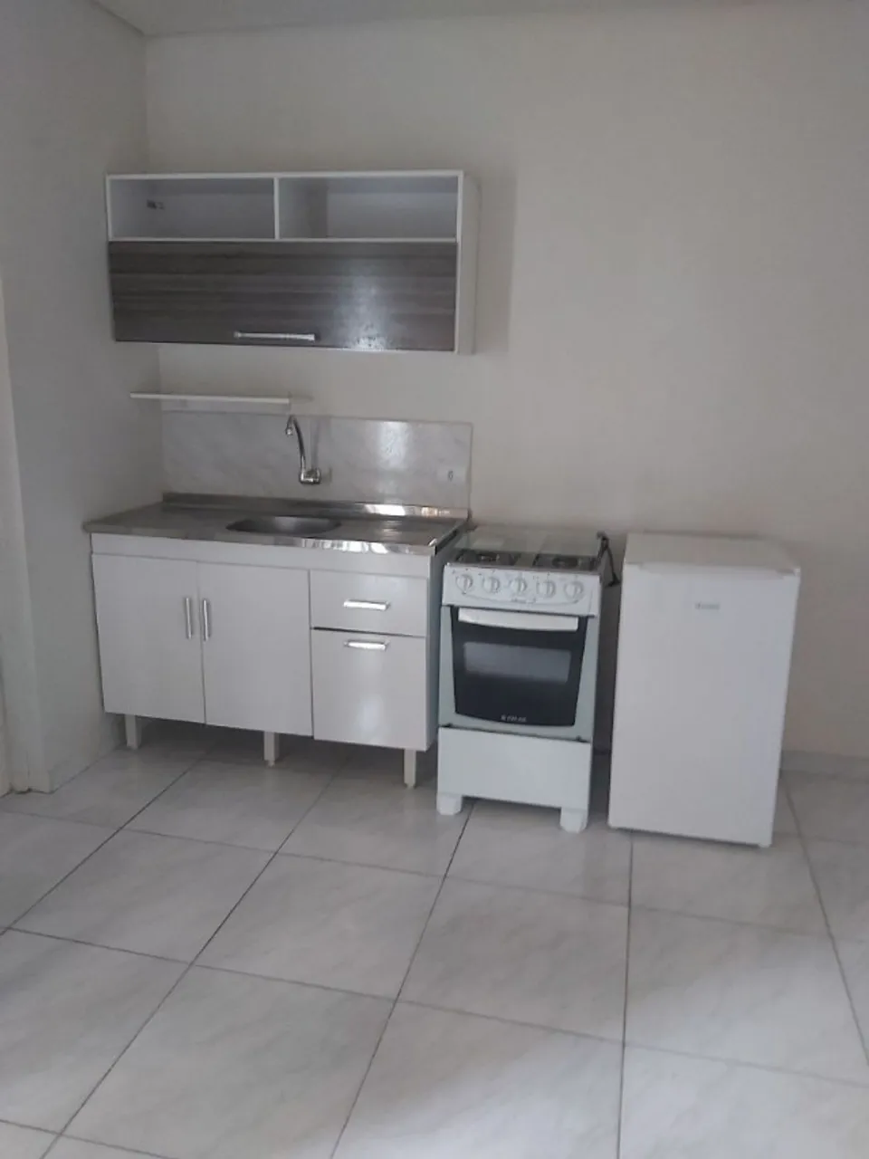 Studio mobiliado com 1 quarto e 1 banheiro — photo 2