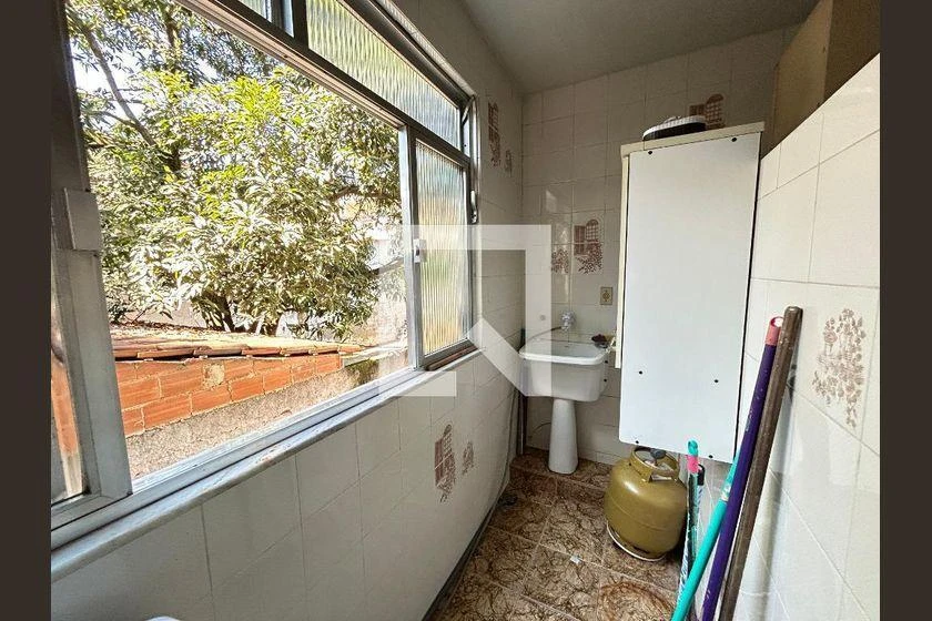 Furnished house with 2 bedrooms and 160 m², no parking — photo 32