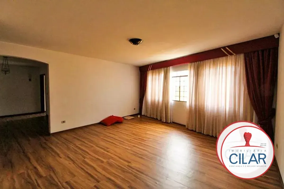 262 m² house with 4 bedrooms and 3 garage spaces