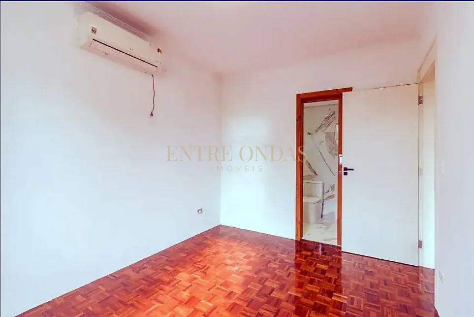 Washing machine in a 3-bedroom apartment, 140 m² — photo 4