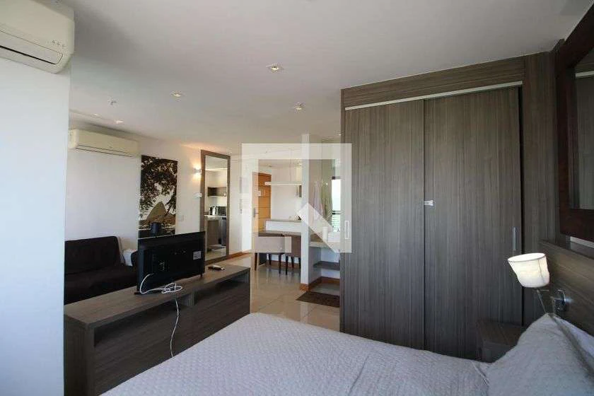 Меблированное студио 38 м² с 1 спальней и балконом — photo 9