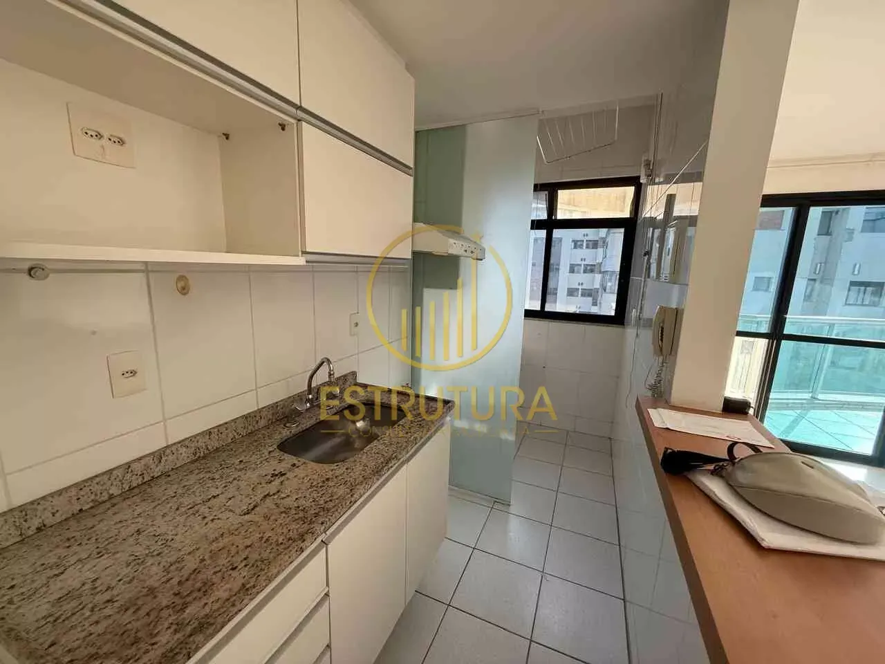 Rental apartment with 2 bedrooms and a balcony — photo 2