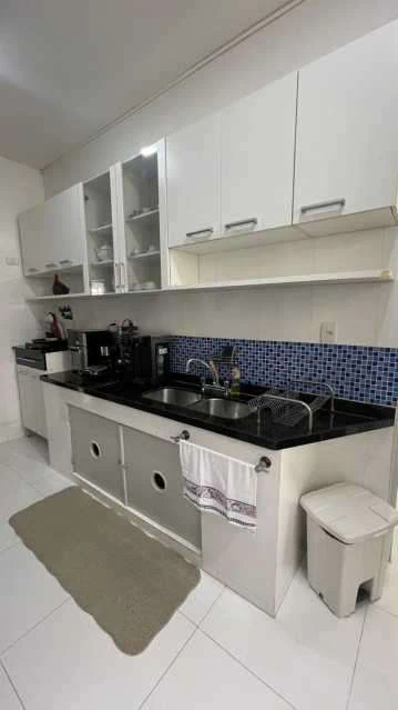 Furnished 190 m² apartment with 3 bedrooms and balcony — photo 9