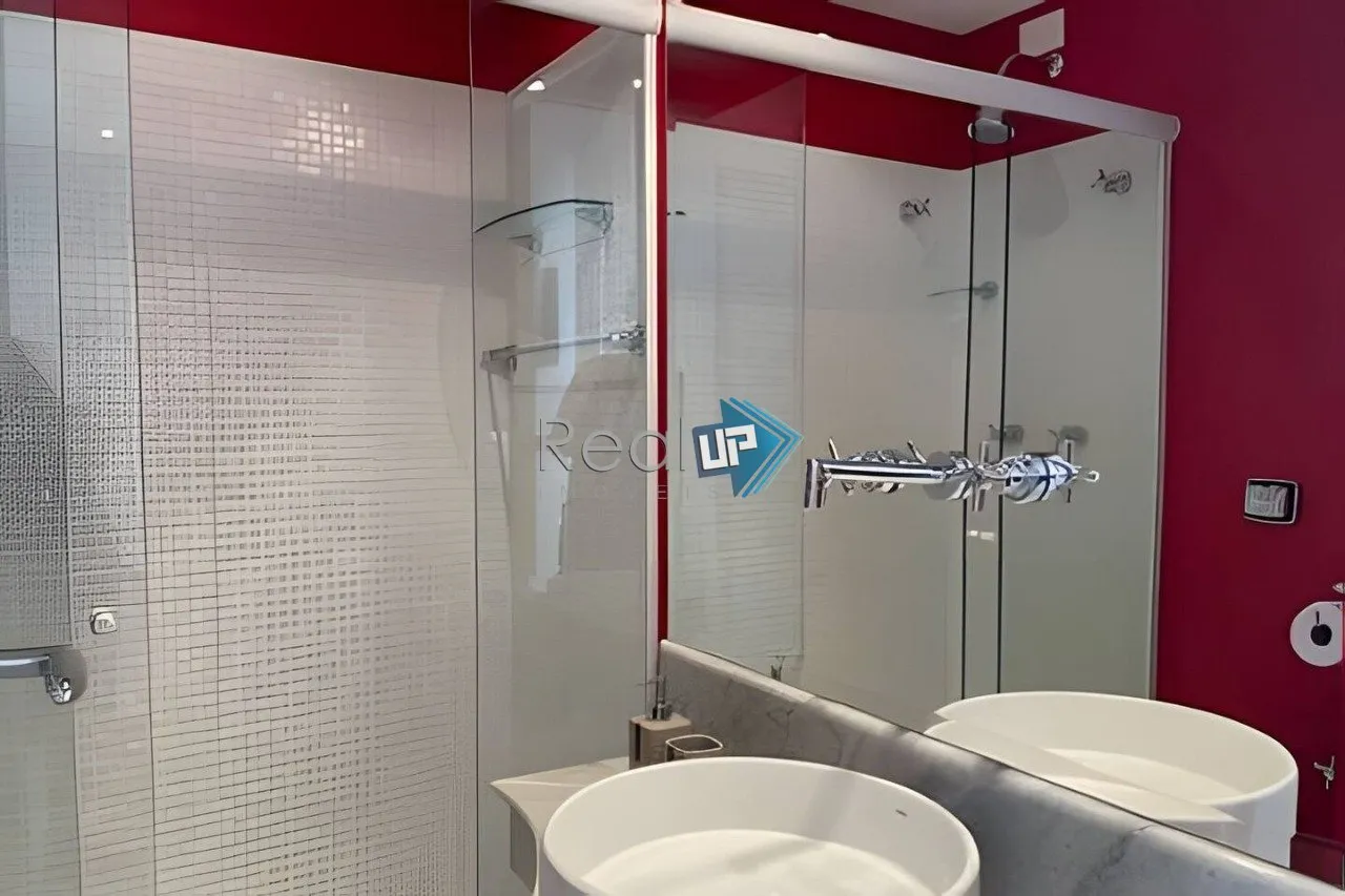 2-bedroom apartment with a washing machine in Rio de Janeiro — photo 16