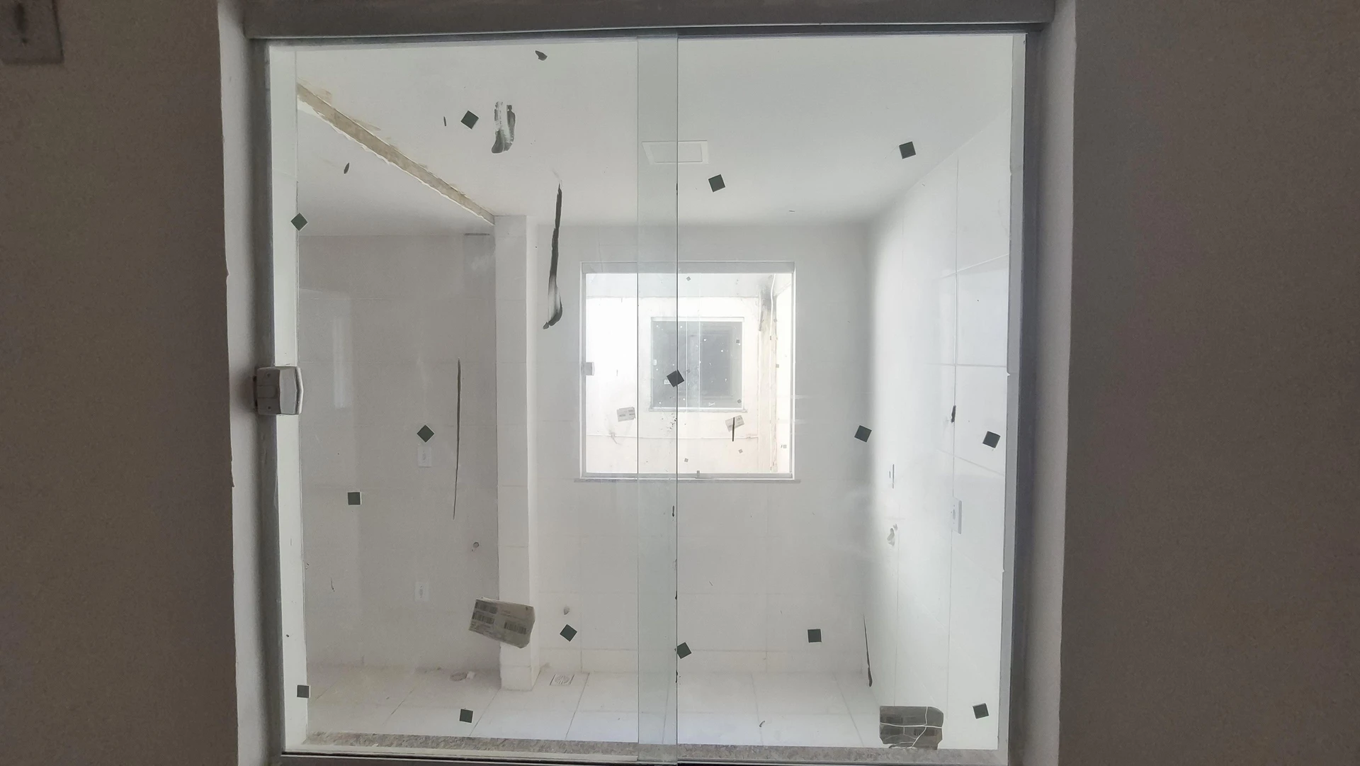 Квартира с 2 спальнями, балконом и вмонтированным грилем — photo 20
