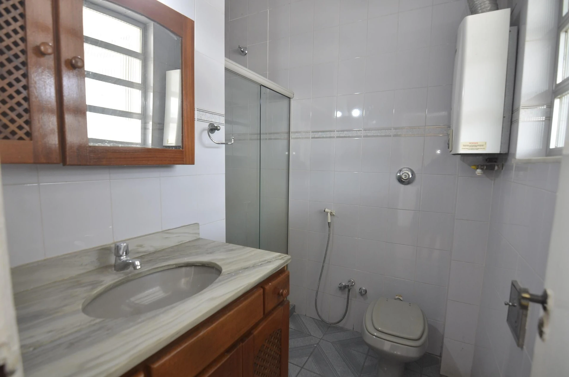 Apartment, 85 m², with wood or laminate floors — photo 6