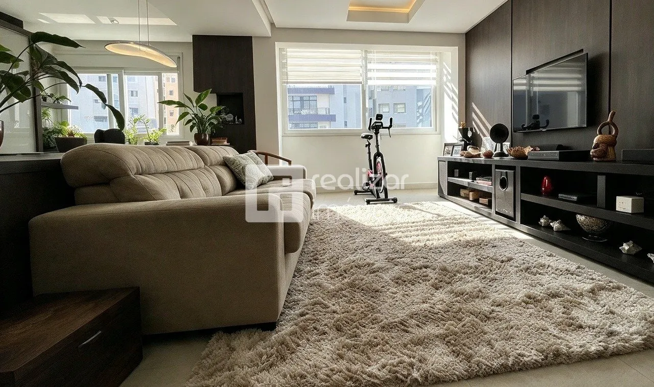 163 m² apartment with a home office and a walk-in closet