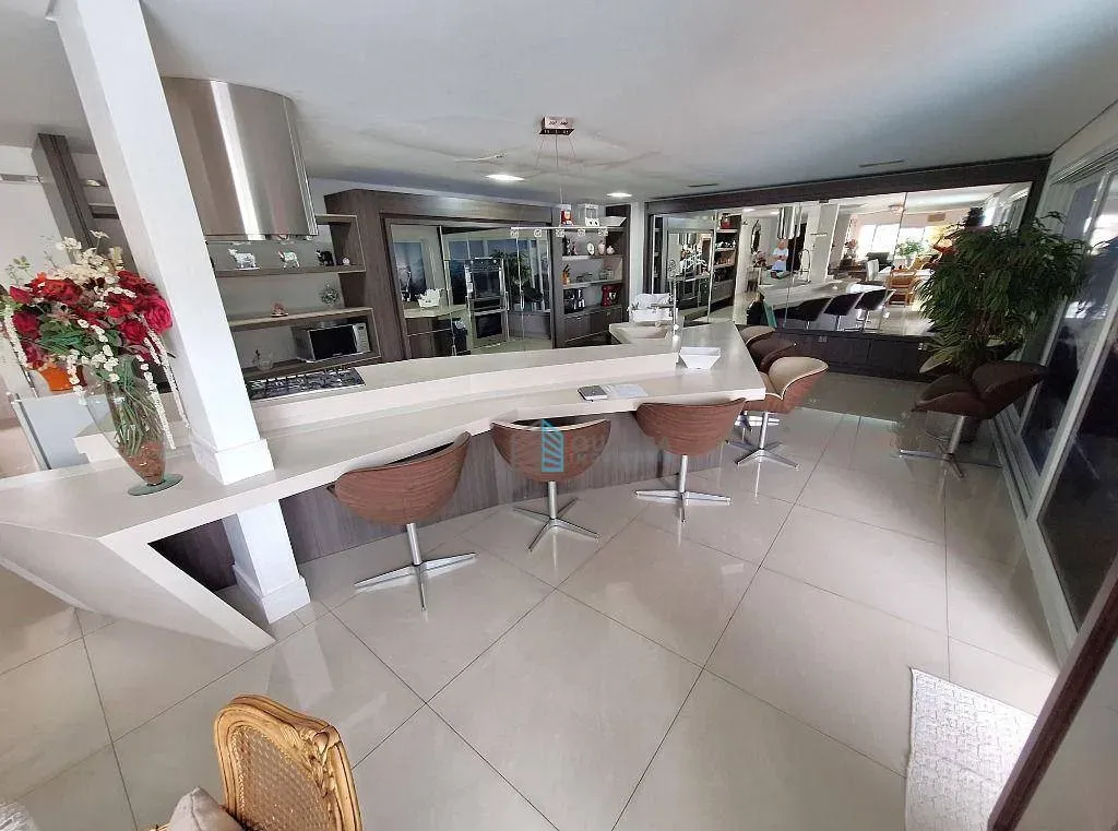 5-bedroom house with a private pool in Florianópolis — photo 33