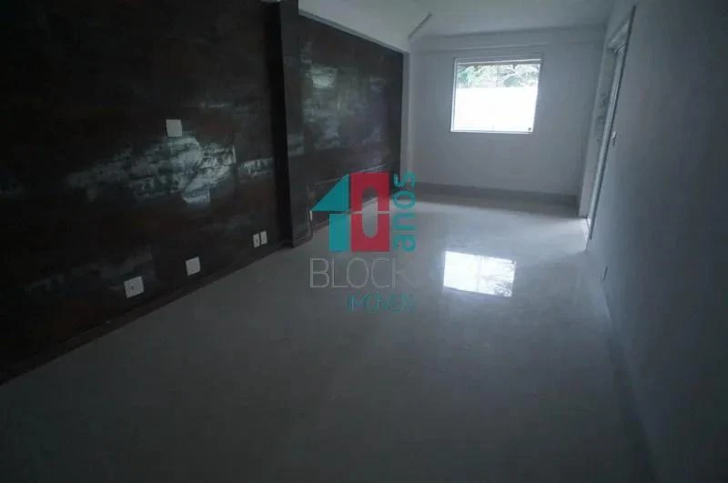 Ванна та 4 спальні: будинок 980 м² — photo 15