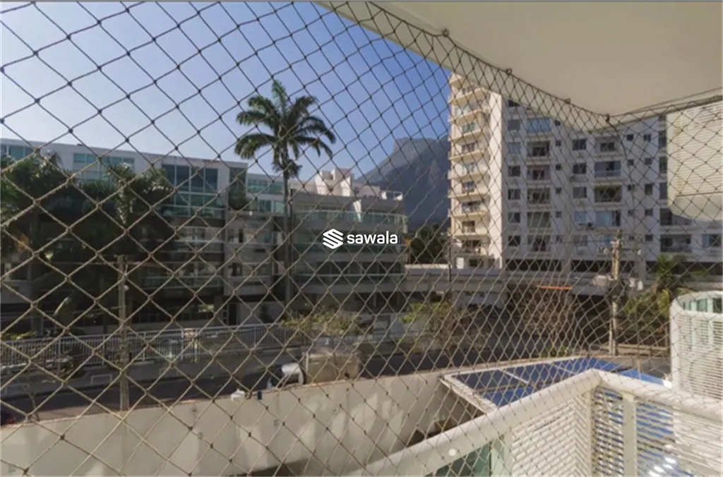 Apartment with 2 bedrooms and enclosed glass balcony — photo 18