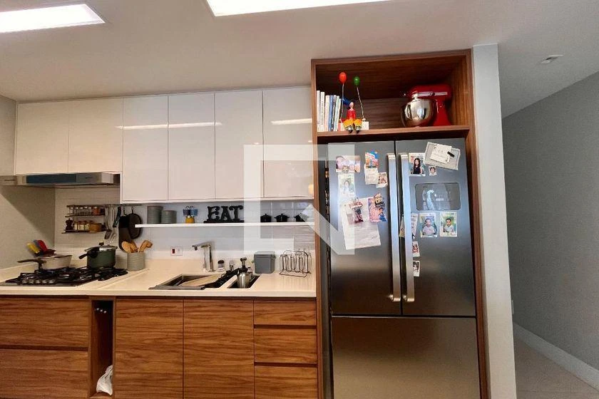 Furnished 3-bedroom apartment with open kitchen — photo 34
