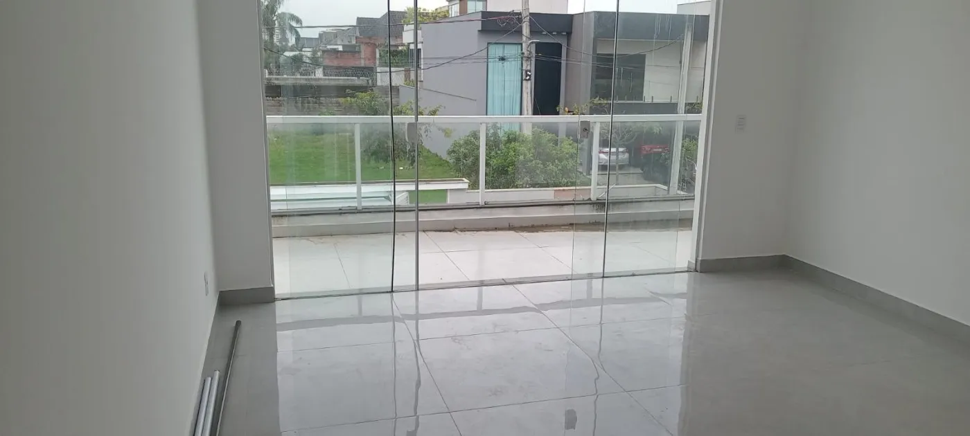 4 quartos e janelas do piso ao teto: casa de 260 m² — photo 19