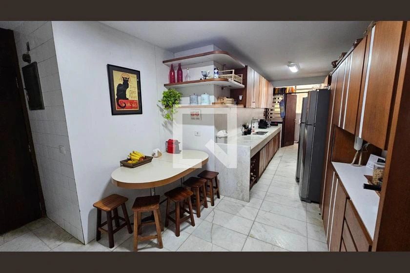 4-bedroom rental apartment with 180 m² of space — photo 30