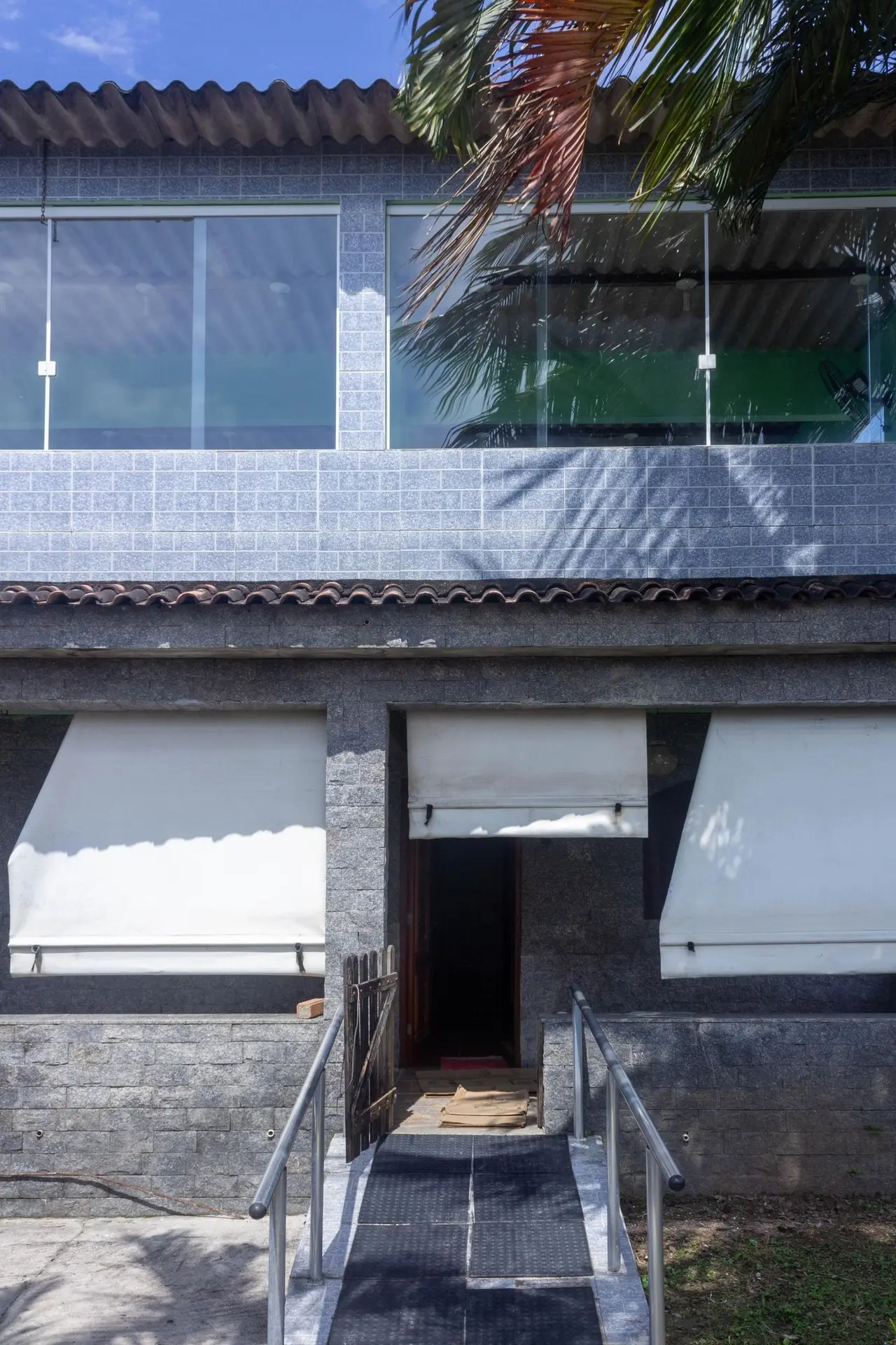 3-bedroom house, 1 with its own bathroom, 400 m² — photo 37