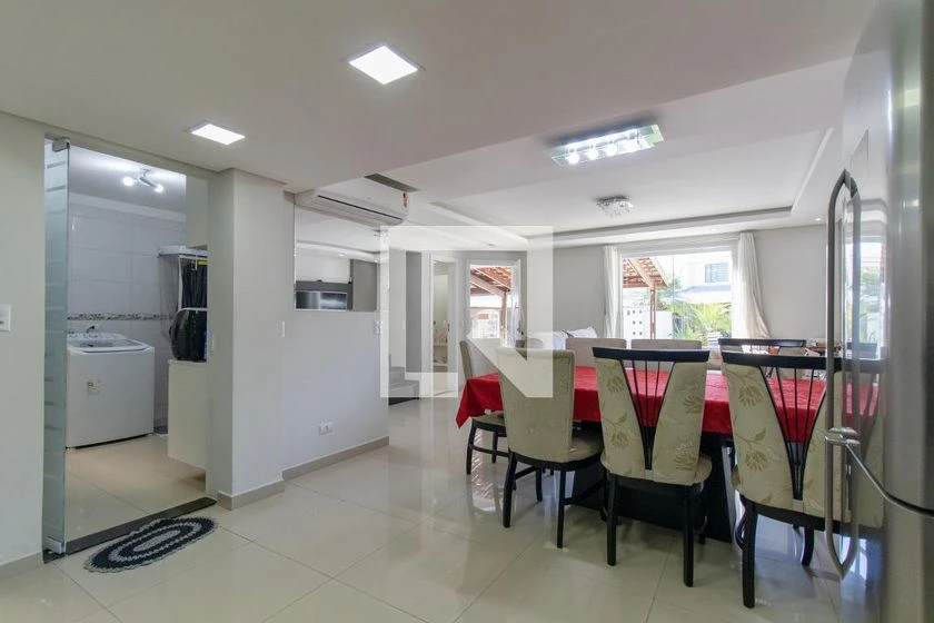 Furnished house with 3 bedrooms and 6 parking spaces — photo 13