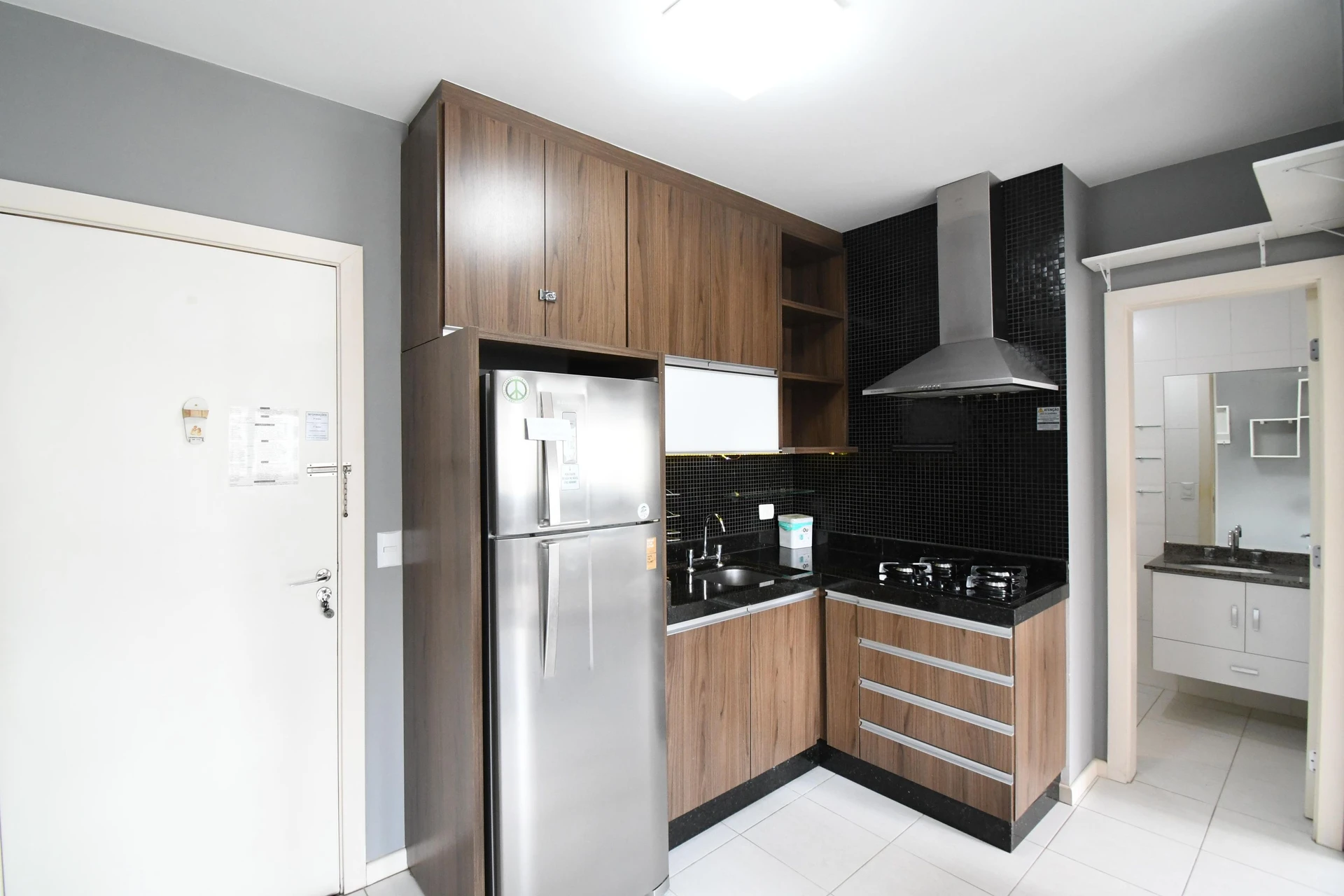 Glass-enclosed balcony in a one-bedroom apartment, 33 m² — photo 10