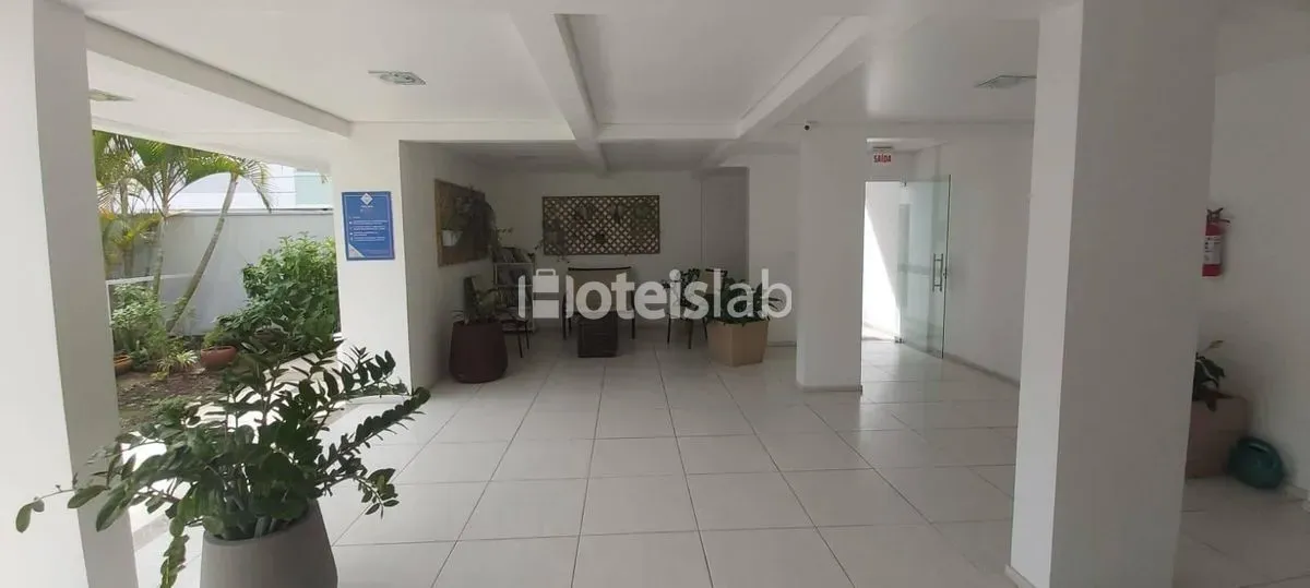 One-bedroom apartment in a building with a gym — photo 22