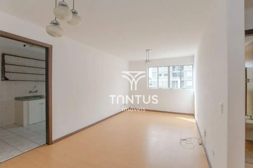 Wood or laminate floors in a 2-bedroom apartment, 66 m² — photo 32
