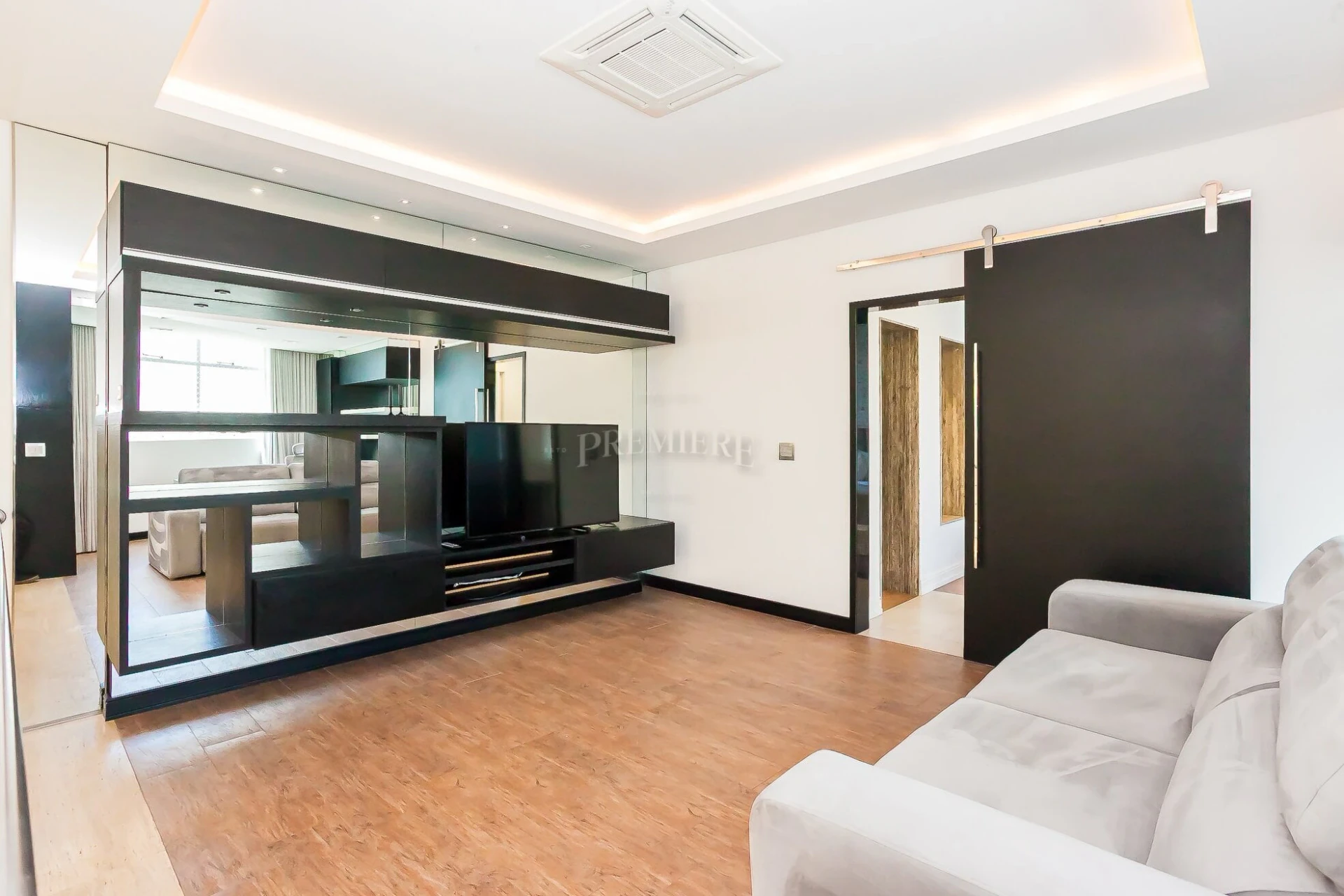 112 m² apartment with a bathtub and floor-to-ceiling windows — photo 30