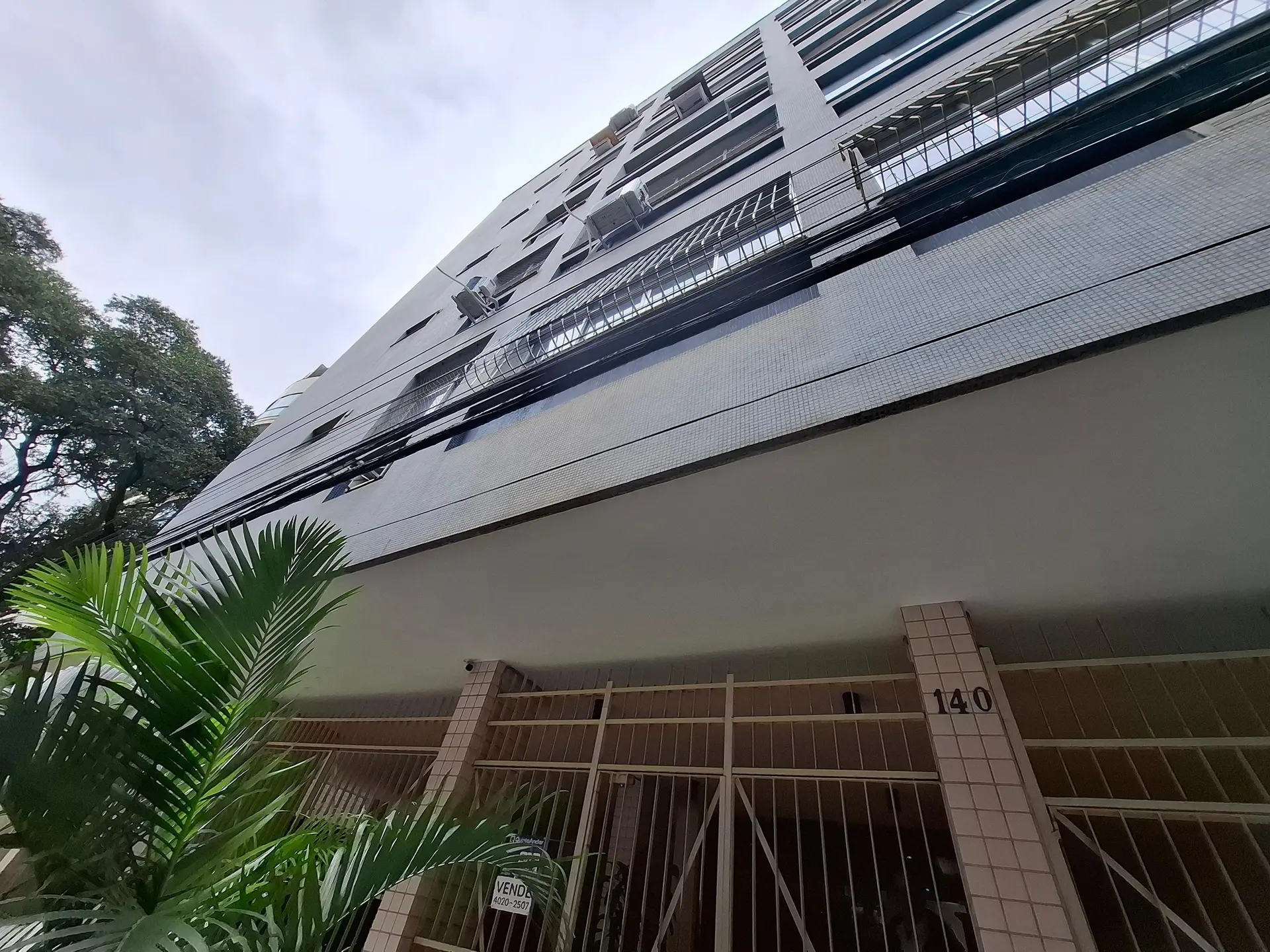 Unfurnished 3-bedroom apartment with 3 bathrooms — photo 4