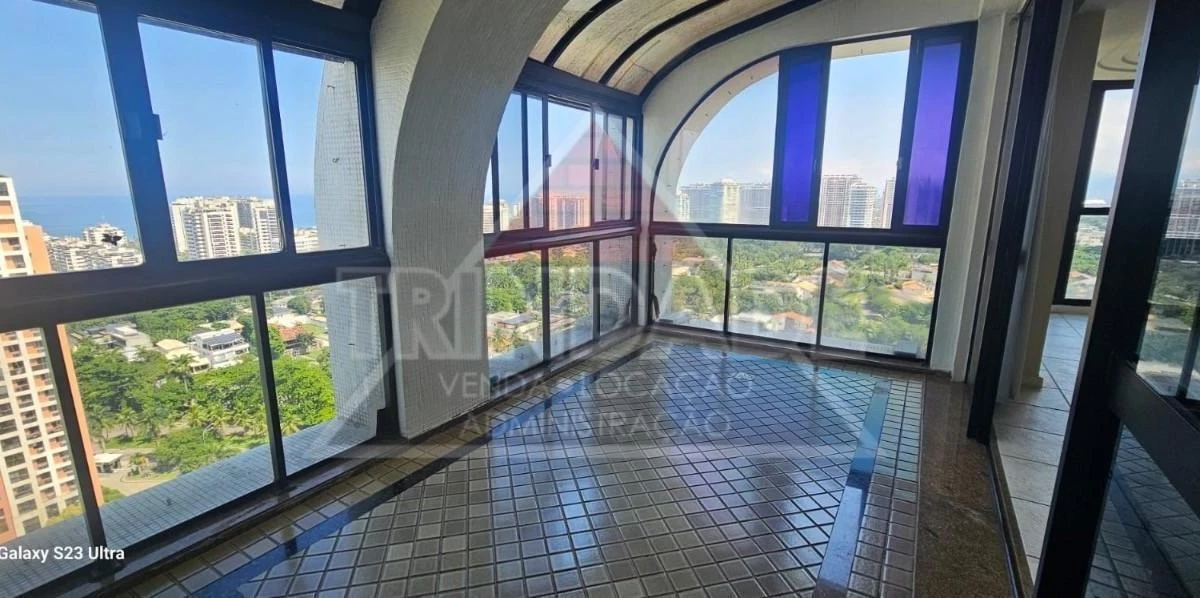 Unfurnished apartment with 3 en-suite bedrooms, 200 m² — photo 9
