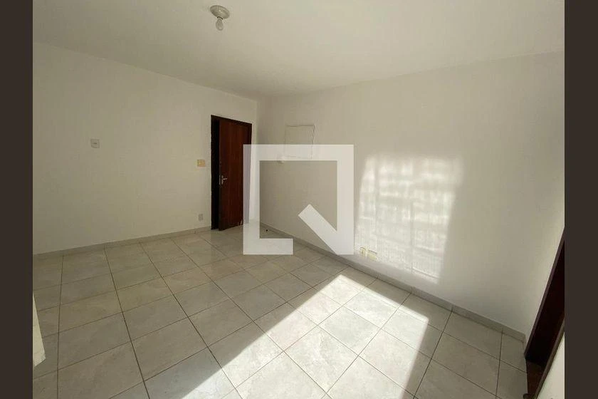 Rental house with 6 bedrooms and 704 m² — photo 47