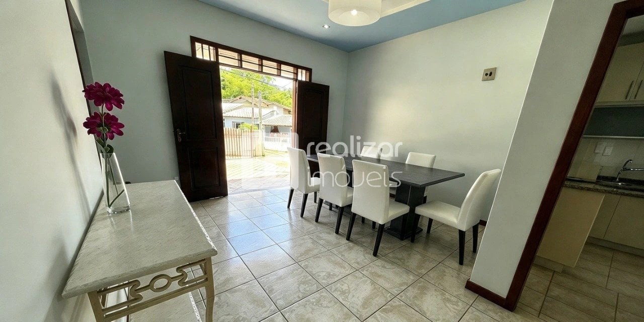 300 m² house with a grill on the balcony and a private BBQ — photo 12