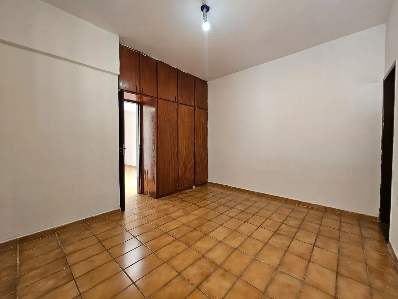 4 quartos e jardim: casa de 246 m² — photo 18