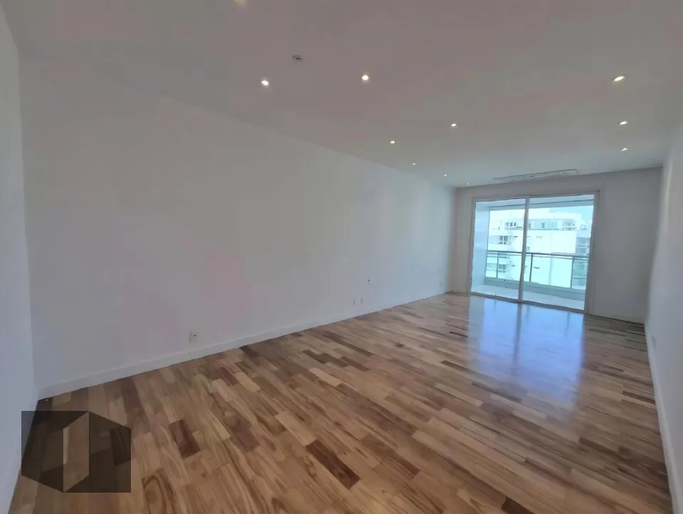 Penthouse with 5 bedrooms and balcony BBQ — photo 29