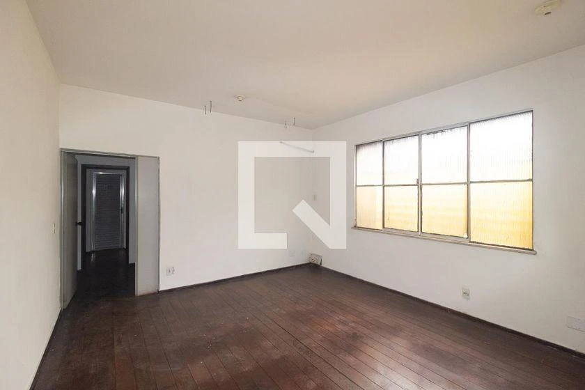House, 500 m², with wood or laminate floors — photo 29