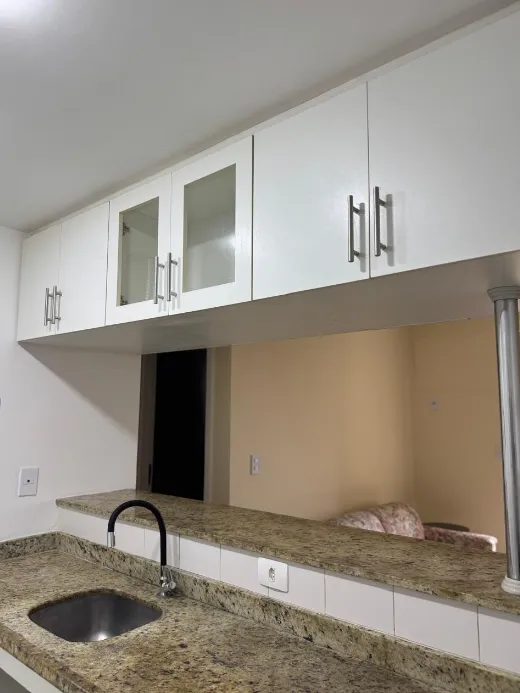 One-bedroom apartment in a building with a gym — photo 4
